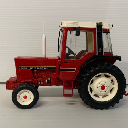 TRACTEUR CASE IH INTERNATIONAL 845XL REP082