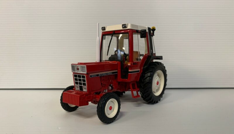 TRACTEUR CASE IH INTERNATIONAL 845XL REP082 – Image 2