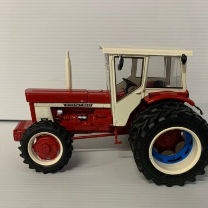 TRACTEUR CASE IH INTERNATIONAL 946 REP208