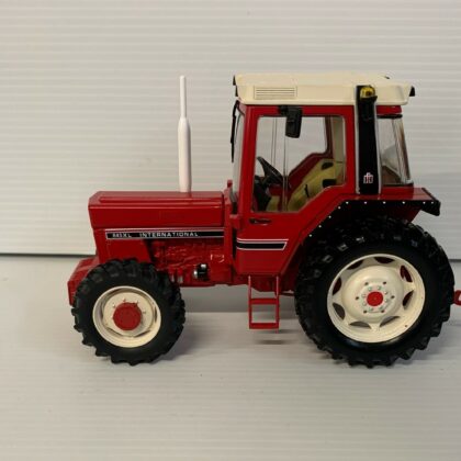 TRACTEUR CASE IH INTERNATIONAL 845XL REP060