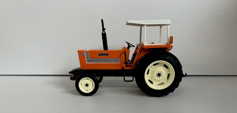 TRACTEUR FIAT 880 REP078