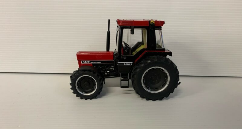 TRACTEUR CASE IH INTERNATIONAL 845 XL REP129