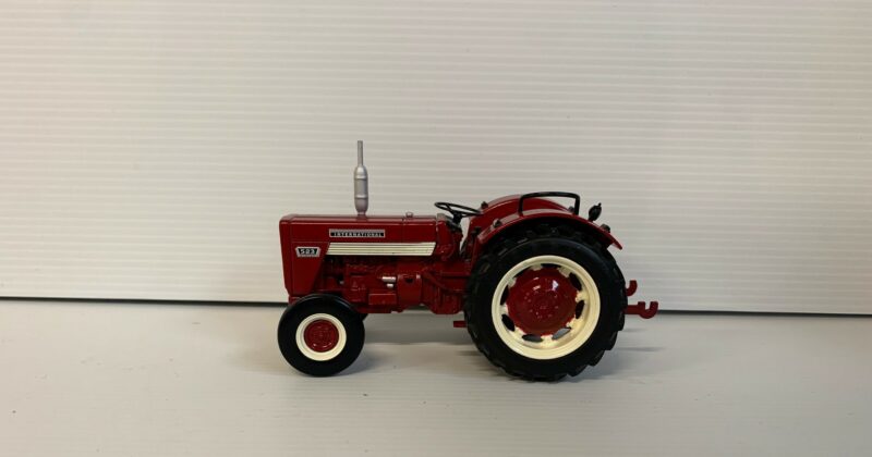 TRACTEUR CASE IH INTERNATIONAL 523 REP135