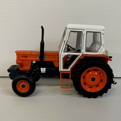 TRACTEUR MINIATURE FIAT 1300 REP236